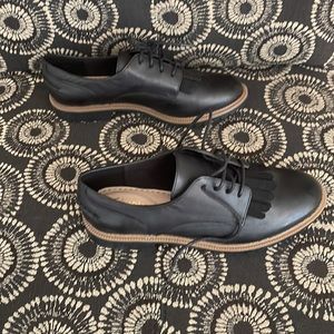 Clarks Damen Griffin Mabel Brogue. leather dress shoes, new, never worn, 7.5.
